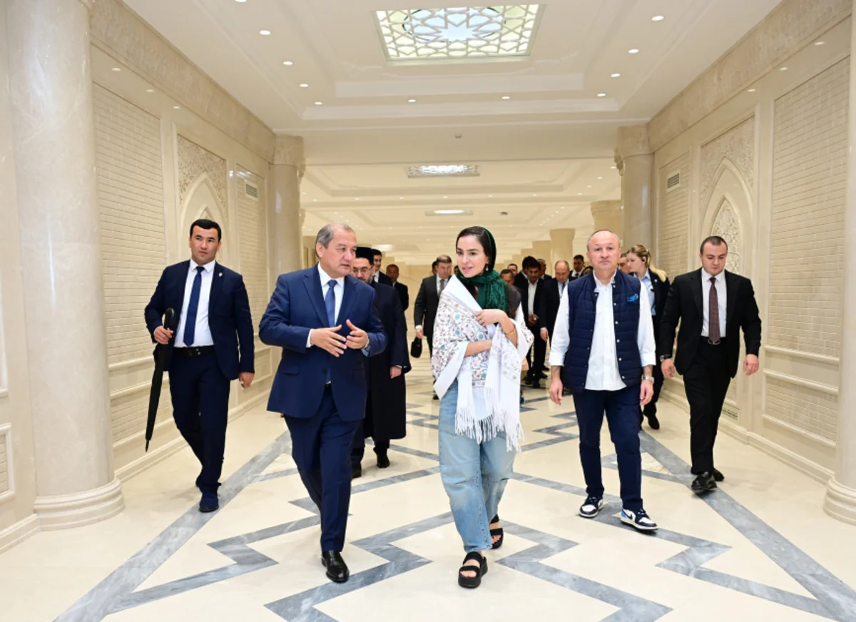 Leyla Əliyeva \"Uşağın gözü ilə dünya\" sərgisi və İmam əl-Buxari memorial kompleksində - FOTOLAR