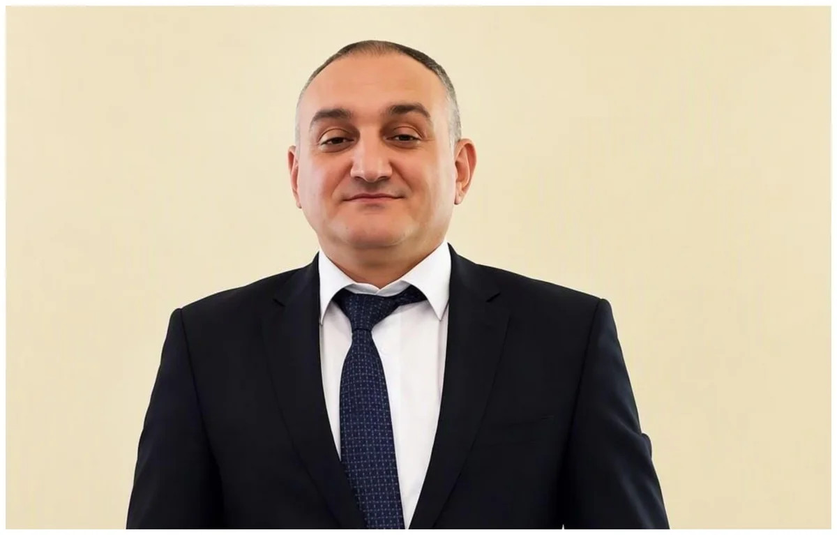Elşən Babayev vəzifədən azad olunub