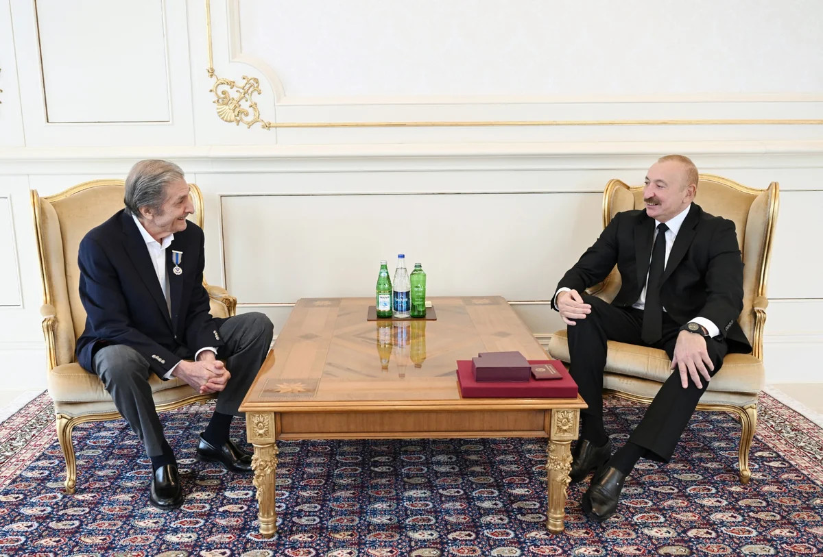 Prezident İlham Əliyev Fərhad Xəlilova \"İstiqlal\" ordenini təqdim edib - FOTOLAR