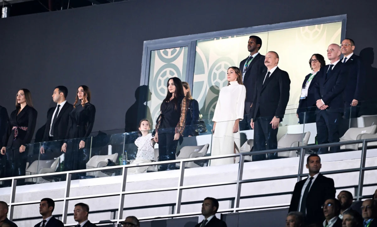 Prezident və ailə üzvləri \"FIFA U-15 World Cup and Festivalı\"nın rəsmi açılışında - FOTOLAR (Yenilənib)