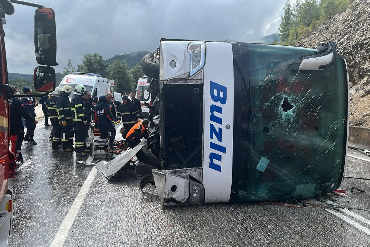 Türkiyədə avtobus aşdı: ölən və yaralananlar var