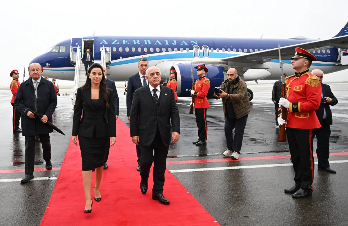 Əli Əsədov Gürcüstana işgüzar səfərə gedib