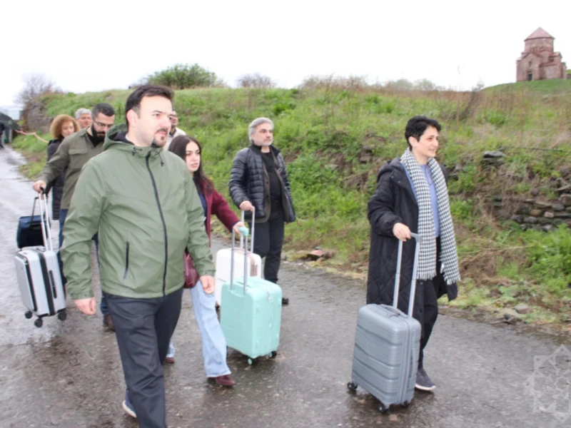 Ermənistan QHT rəhbərləri Azərbaycanda: dəyirmi masa keçirilib - FOTOLAR (Yenilənib)