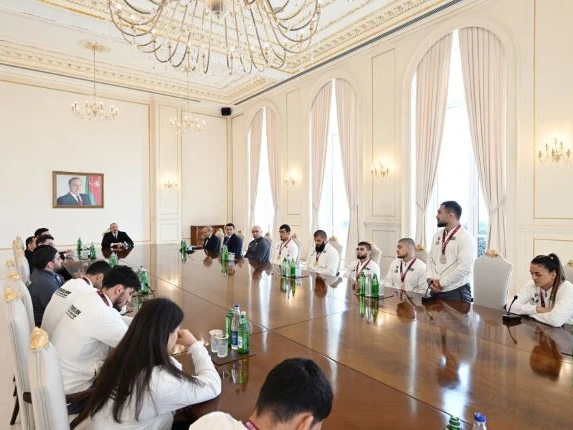 İlham Əliyev Avropa çempionu olan güləşçiləri qəbul edib - FOTOLAR