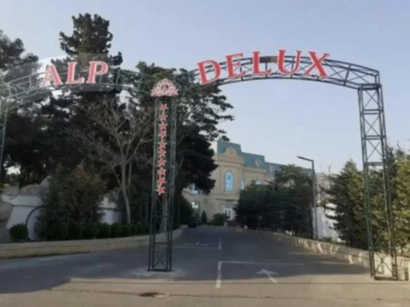 Bakının məşhur şadlıq sarayında at əti çıxdı: obyekt rəsmisi inkar etdi,  AQTA-dan şillə kimi cavab gəldi: \"Yaxa kamerasındakı kadrlar yayılacaq\" - FOTO (Yenilənib)