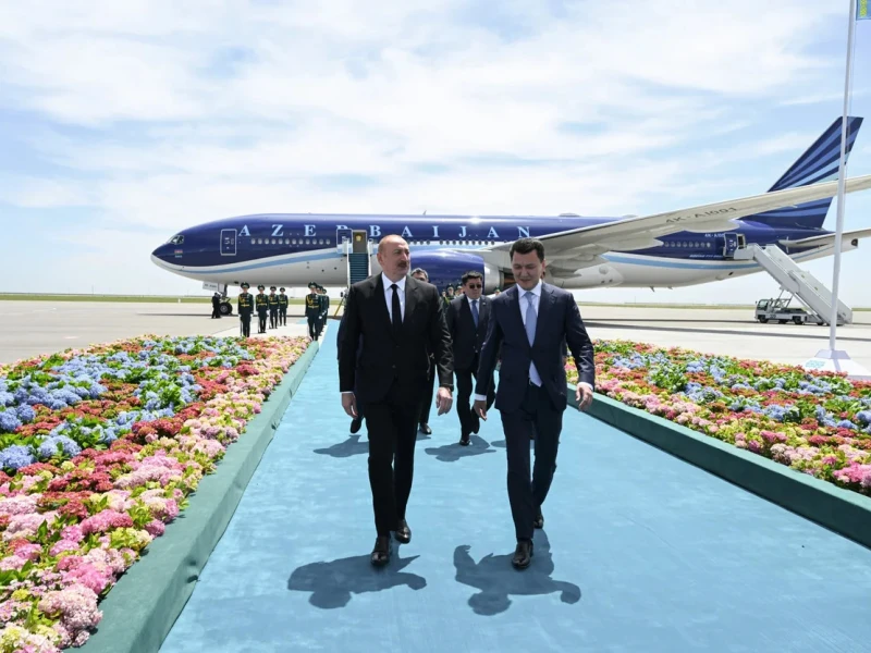 Prezident İlham Əliyev Qazaxıstanda belə qarşılandı - FOTOLAR
