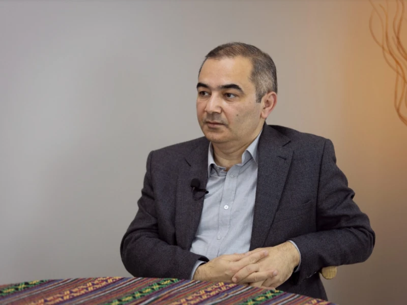 İTV-nin, yoxsa \"Hədəf\"in sahibinin qeyri-peşəkarlığı... - Yalçın İslamzadə \"sandığı açdı\"