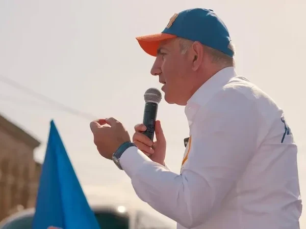 \"SİZİN KÖKÜNÜZÜ KƏSƏCƏM\" - Paşinyan \"Qarabağ elitası\"na \"şərəfsizlər\" dedi, təhdid etdi (VİDEO)