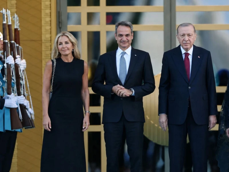 Yunanıstanın Baş nazirinə “Mehtər marşı\" sürprizi... - TƏHLİL