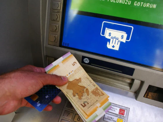 KOMİTƏ \"KÖÇKÜN PULU\" İLƏ BAĞLI YENİ XƏBƏR YAYDI: kimlərin pulu kəsilib?
