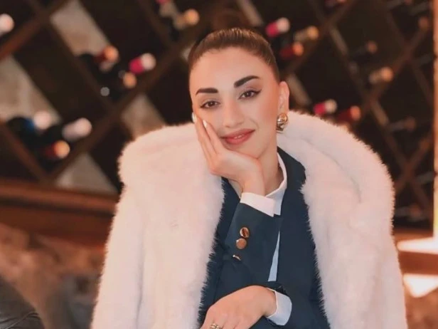Müğənni Pəriyar Məmmədova döyüldü: \"Alnım şişib, gözümün altı göyərib\"