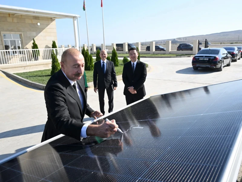 İlham Əliyev \"Qobustan\" Günəş Elektrik Stansiyasının açılışında - FOTOLAR