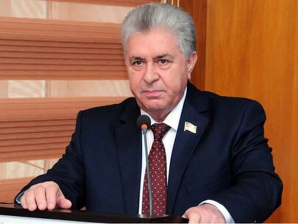 \"Mənə ”qarnını cıraram, başını kəsərəm” demirdi, amma bıçağı yelləyə-yelləyə...\" - Deputat adının hallandığı qalmaqaldan danışdı
