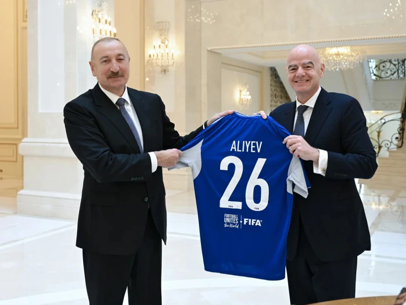 Canni İnfantino Prezident İlham Əliyevə xatirə hədiyyələri təqdim edib - FOTOLAR
