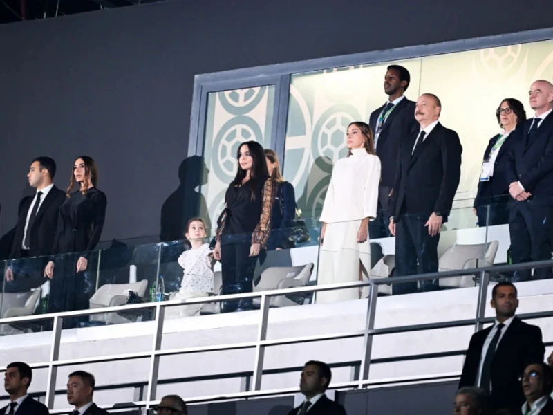Prezident və ailə üzvləri \"FIFA U-15 World Cup and Festivalı\"nın rəsmi açılışında - FOTOLAR (Yenilənib)