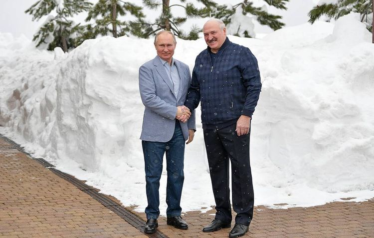 Soçidə Rusiya və Belarus prezidentləri görüşüb